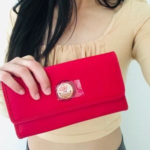 NEW Tommy Hilfiger Wallet